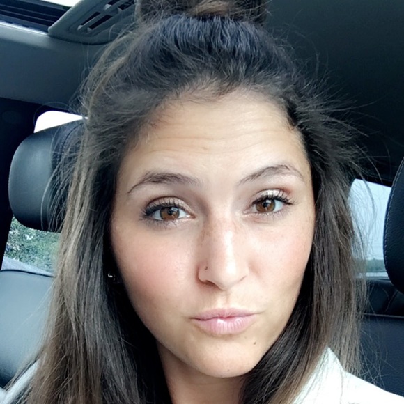 Meet your Posher, Taylor - Picture 1 of 1